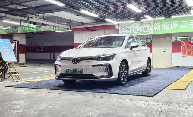 Beijing EU5 2018 R500 Smart Wind Edition