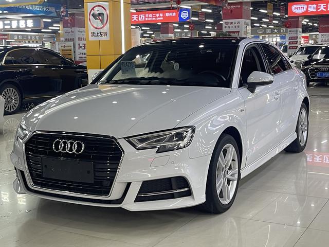 Audi A3 2019 Limousine 35 TFSI Style National V
