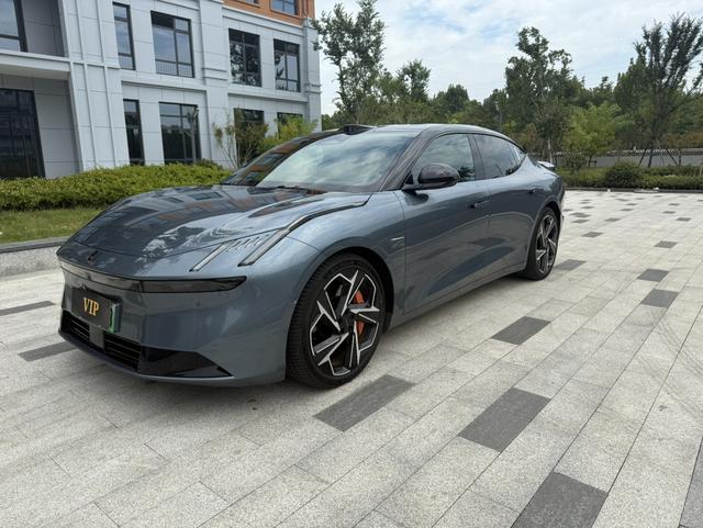 Lynk & Co Z10 2024 95kWh 702km four-wheel drive smart driving Ultra