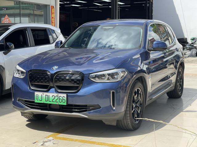 BMW iX3 2021 Leader