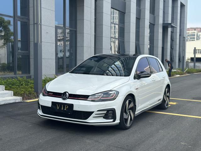 Golf GTI 2018 2.0 TSI GTI