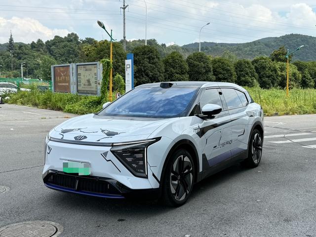 High Hopper HiPhi Y 2023 765km Signature Edition