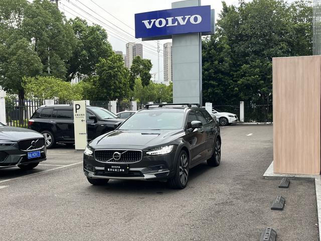 Volvo V90 2021 Cross Country B5 AWD Intelligent Edition