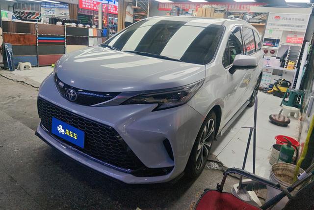Gravia 2023 Intelligent Electric Hybrid 2.5L Premium PLUS