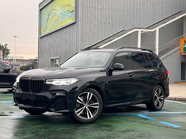 BMW X7 2022 xDrive40i Leading Luxury Package