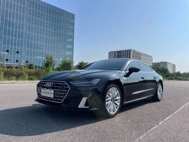 Audi A7L 2022 45 TFSI S-line Dreaming of the Future Edition