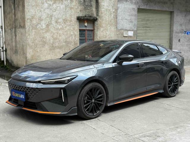 Changan UNI-V 2024 1.5T Exclusive type
