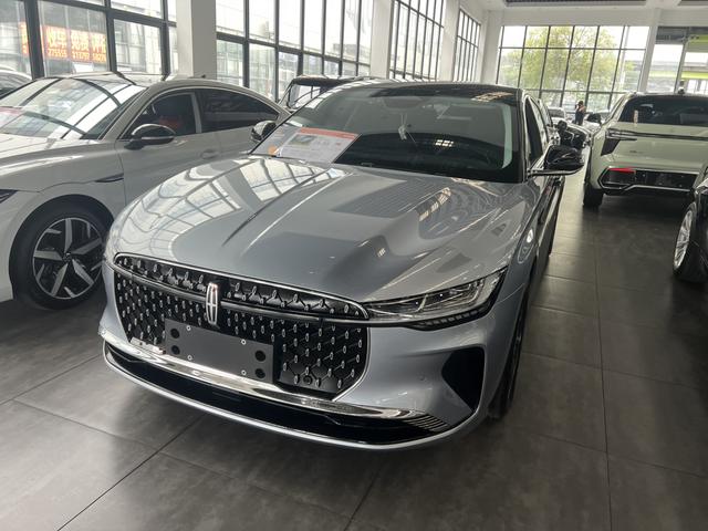 Lincoln Z 2024 2.0T Premium Edition