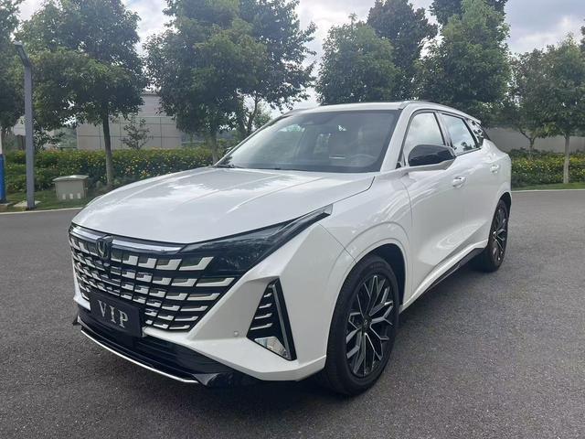 Changan UNI-Z 2025 1.5T DCT Premium Type