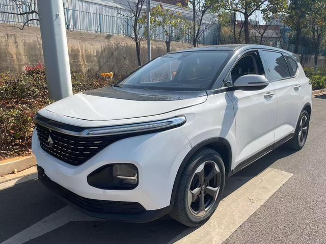 Baojun RM-5 2019 1.5L CVT 24-hour online elite 7-seater