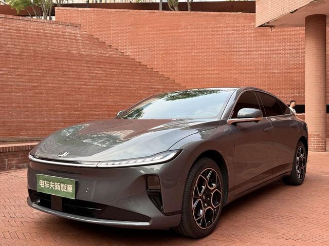 Changan Qiyuan A07 2025 Blue Whale Pure Electric 710 Flagship Model