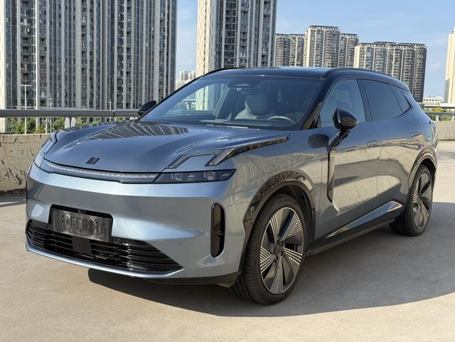 Lynk & Co. 08 EM-P 2025 model 220 four-wheel drive performance Halo