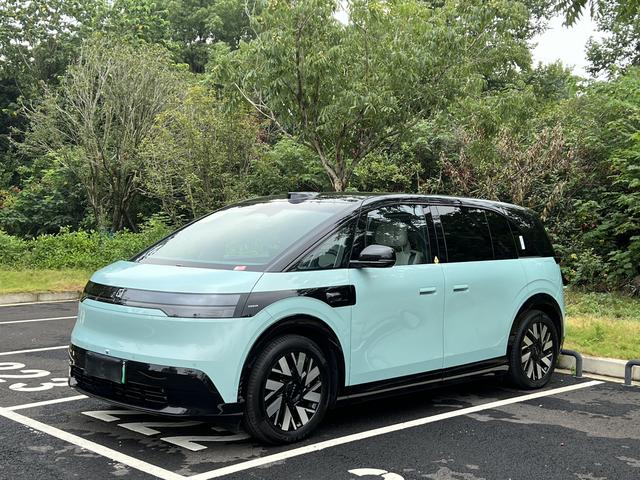 ZEEKR MIX 2025 102kWh long battery life Smart Driving version