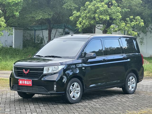 Wuling Hongguang PLUS 2019 1.5T manual Comfortable 7-seater