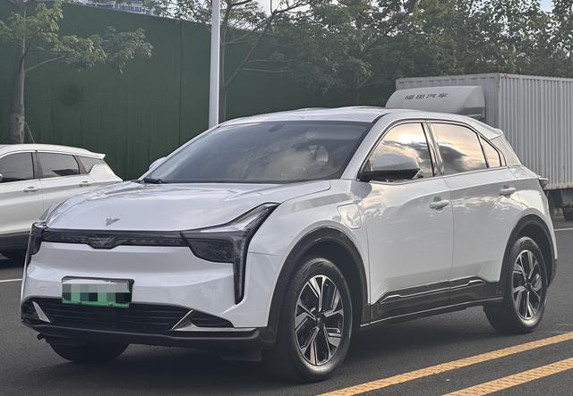 Nezha U 2022 Smart 400 Lithium Iron Phosphate