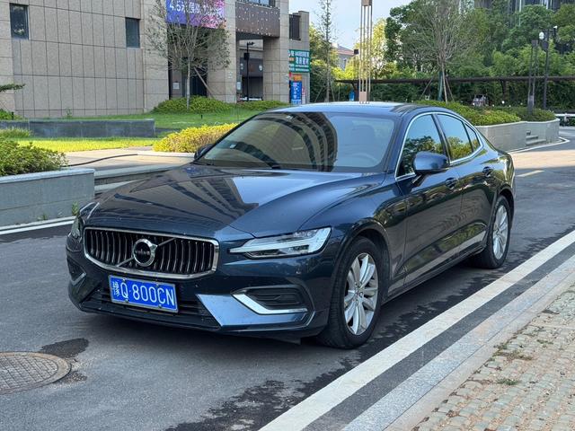 Volvo S60 2021 T3 Smart Travel Deluxe Edition