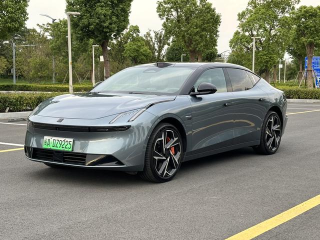 Lynk & Co Z10 2024 95kWh 702km four-wheel drive smart driving Ultra