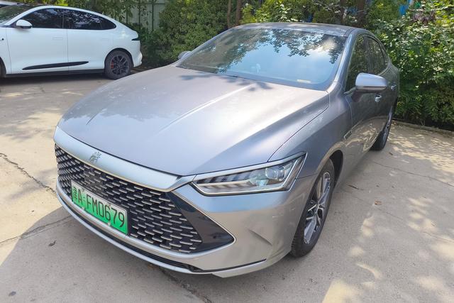 Qin PLUS DM 2023 DM-i Champion Edition 55KM Transcendent Type