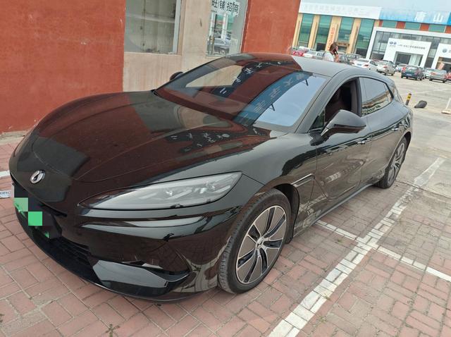 Denza Z9GT DM 2024 1100 four-wheel drive Max version