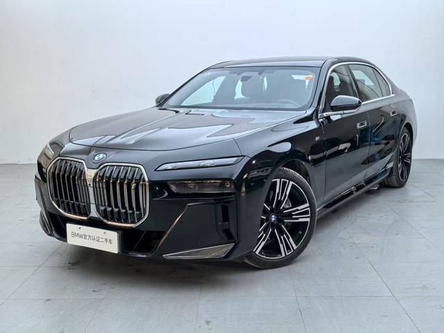 BMW i7 2023 eDrive50L Exclusive M sports Suit