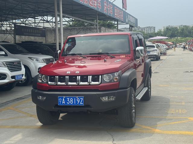 Beijing off-road BJ40 2018 40L 2.0T manual diesel four-wheel drive premium edition