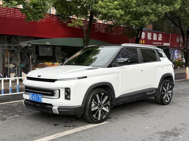 Geely ICON 2023 1.5TD Chocolate Mellow Edition