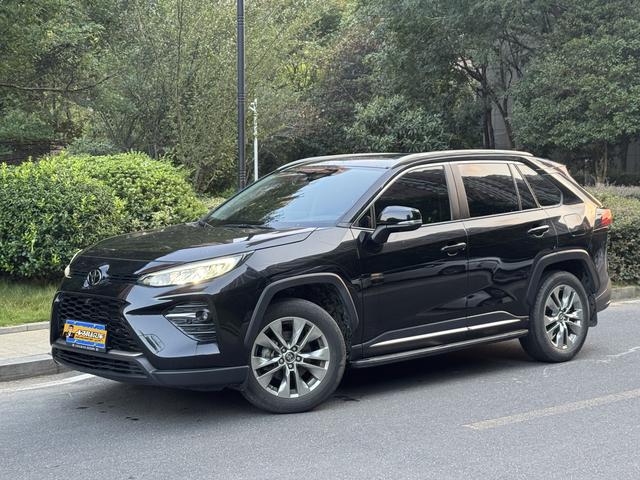Veranda 2022 2.0L 2WD Luxury PLUS Edition