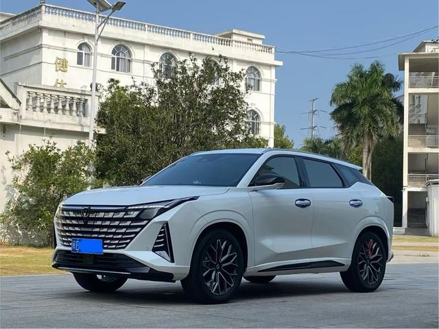 Changan UNI-Z 2025 1.5T DCT Premium Type