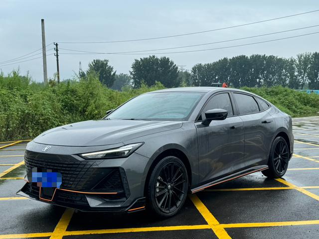 Changan UNI-V 2022 1.5T Sport Edition