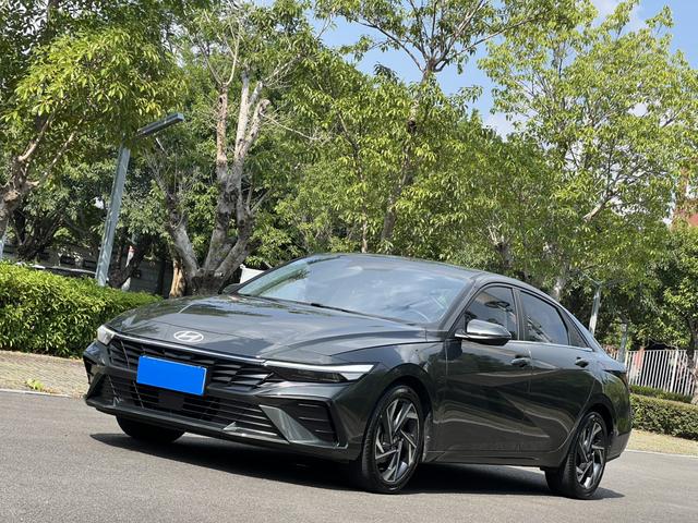 Elantra 2023 1.5L CVT LUX Premium