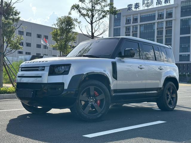 Defender 2022 110 P400 Dark Special Edition