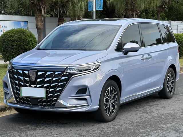 Roewe iMAX8 EV 2022 First Class Platinum Edition