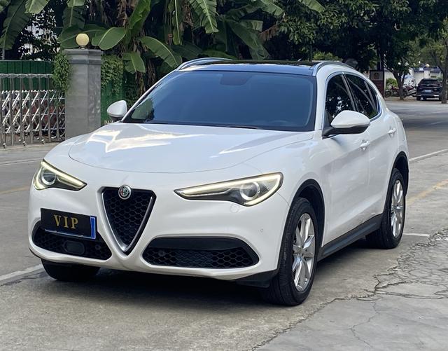 Stelvio Steinway 2017 2.0T 200HP Luxury Edition