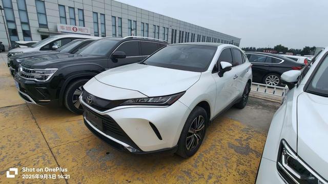 HARRIER 2022 2.0L CVT 2WD Luxury Edition