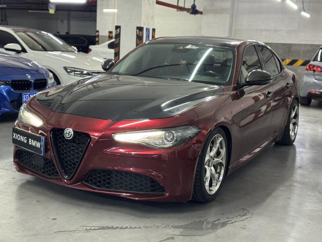Giulia Giulia 2020 2.0T 280HP Deluxe