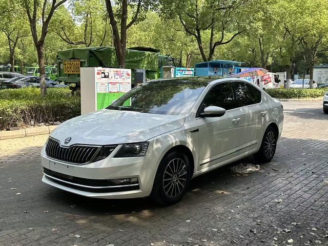 Octavia 2019 model ZI230 DSG Smart Travel Comfort Edition Country VI
