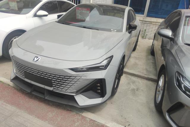 Changan UNI-V 2023 1.5T Sport Edition