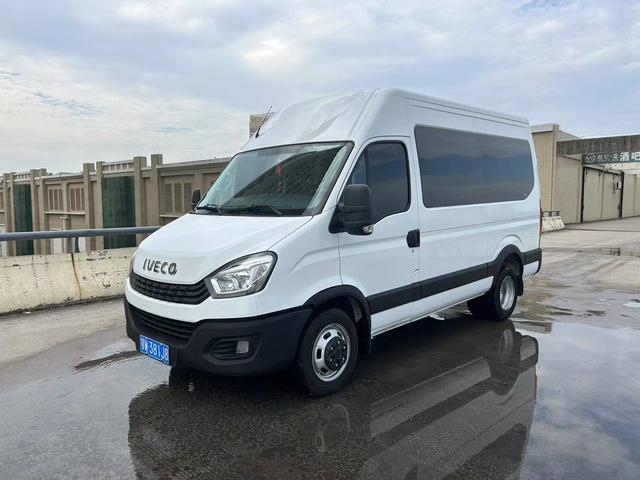 Iveco Ousheng 2024 Chaorui 2.0T National Six manual gear long axis short suspension High top manual door