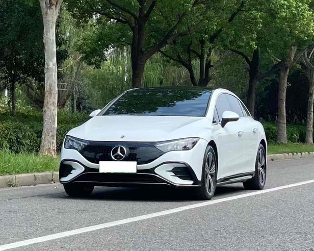 Mercedes-Benz EQE 2022 EQE 350 Luxury Edition