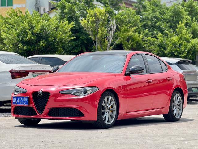 Giulia Giulia 2019 2.0T 280HP Luxury Edition