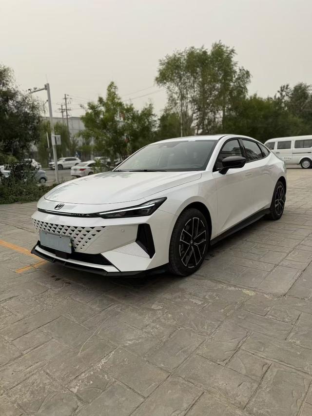 Changan UNI-V Smart iDD 2024 Blue Whale Smart iDD 136km Smart Cool Type