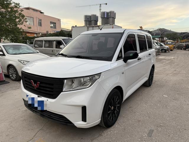 Wuling Hongguang PLUS 2019 1.5T manual Standard 7-seater