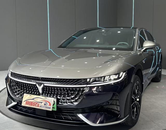 Lantu Chasing Light PHEV 2024 Ultra-long battery life Four-wheel drive Ultimate Edition