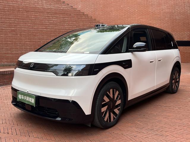 ZEEKR MIX 2025 102kWh long battery life Smart Driving version