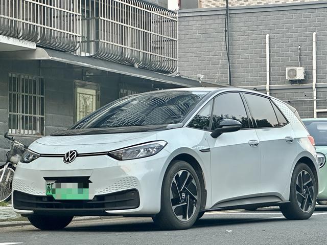 Volkswagen ID.3 2023 Upgraded Pure Smart Edition