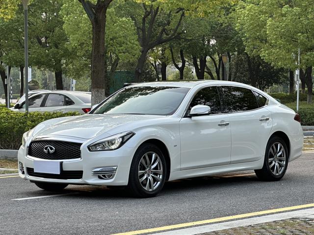 Infiniti Q70 2017 Q70L 2.5L Elite