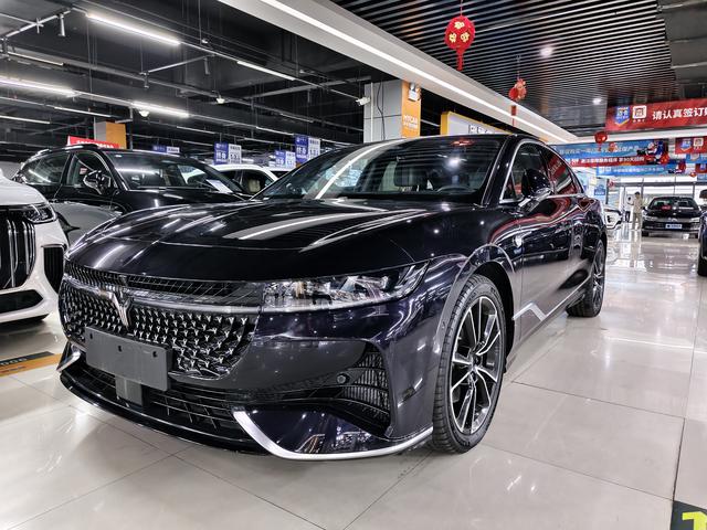 Lantu Chasing Light PHEV 2024 Ultra-long battery life Four-wheel drive Ultimate Edition