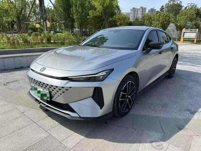 Changan UNI-V Smart iDD 2024 Blue Whale Smart iDD 136km Smart Fun Type