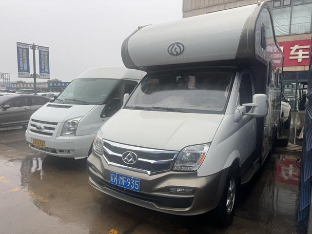 Xintu V80 2016 2.5TAMT Shangjie version of the national V long axis mid-top 15 seats