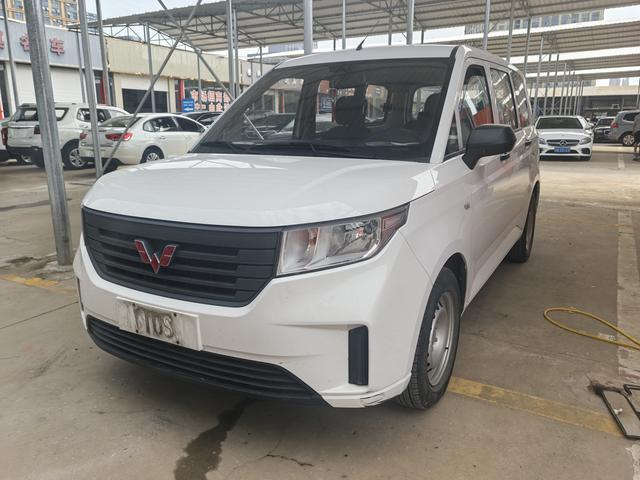 Wuling Hongguang PLUS 2019 1.5T manual Standard 5-seater